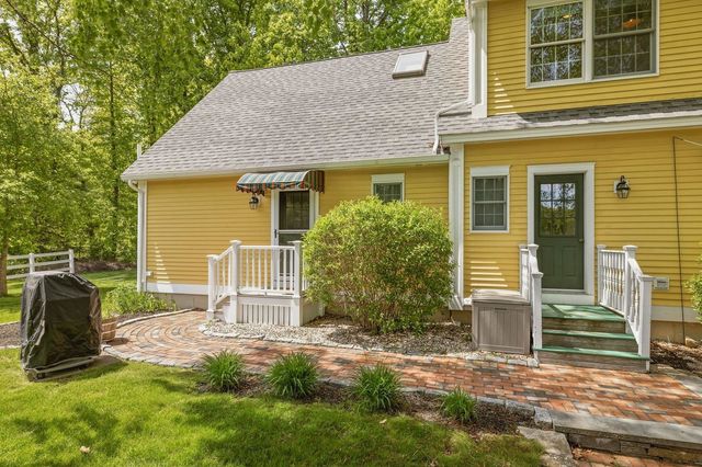 21 Willowbrook Avenue, Greenland, NH 03840