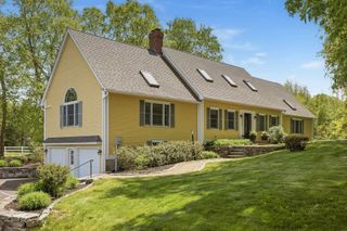 21 Willowbrook Avenue, Greenland, NH 03840