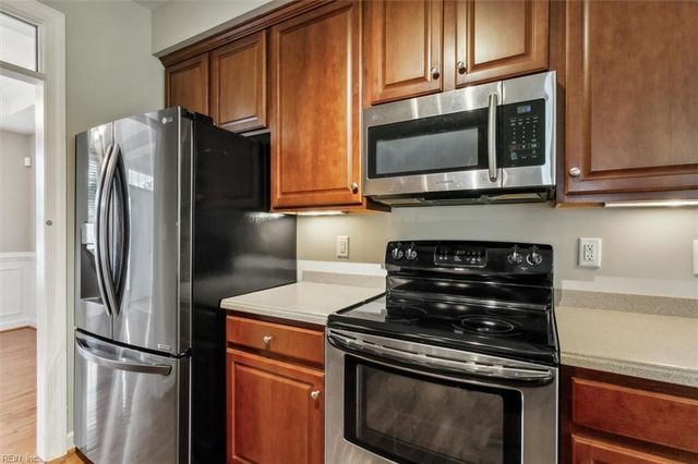 11 Kenan CT, Hampton, VA 23666