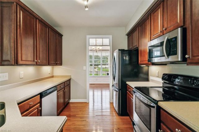 11 Kenan CT, Hampton, VA 23666