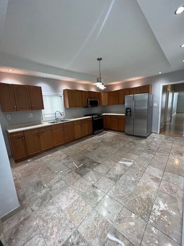 94 Rockaway St 1, Lynn, MA 01902