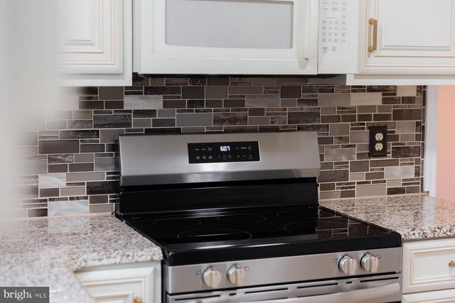 15 BLACKBERRY LN, Ephrata, PA 17522