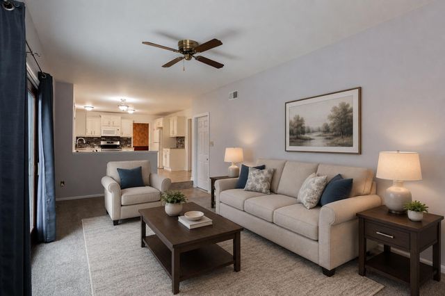 15 BLACKBERRY LN, Ephrata, PA 17522