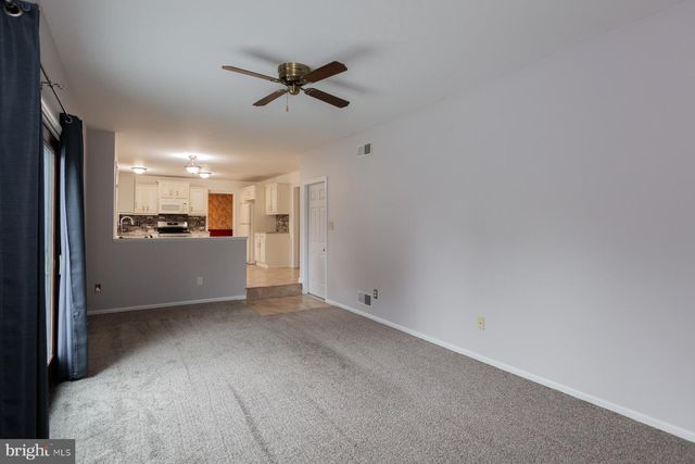 15 BLACKBERRY LN, Ephrata, PA 17522