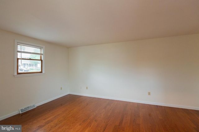 15 BLACKBERRY LN, Ephrata, PA 17522