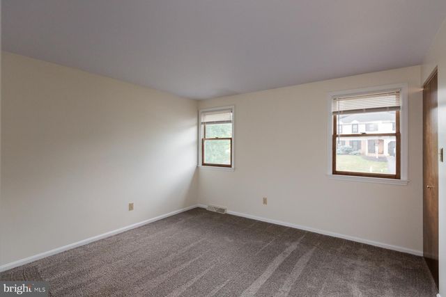 15 BLACKBERRY LN, Ephrata, PA 17522