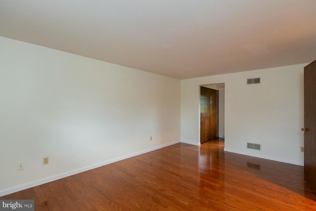 15 BLACKBERRY LN, Ephrata, PA 17522