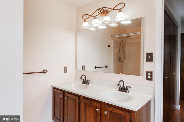 15 BLACKBERRY LN, Ephrata, PA 17522