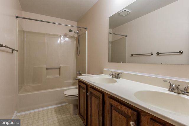 15 BLACKBERRY LN, Ephrata, PA 17522