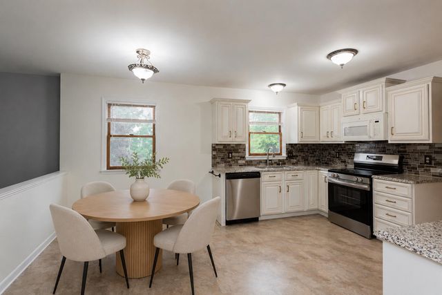 15 BLACKBERRY LN, Ephrata, PA 17522