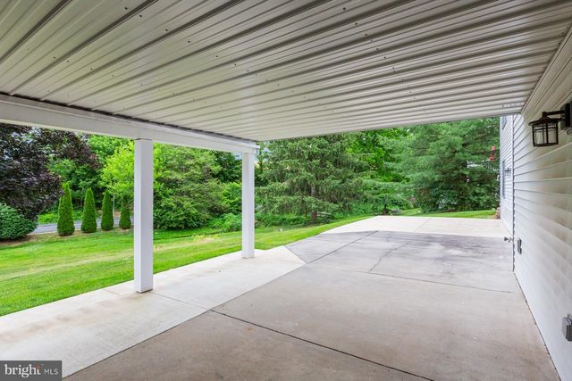 15 BLACKBERRY LN, Ephrata, PA 17522