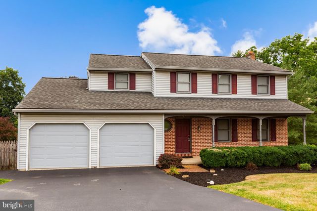 15 BLACKBERRY LN, Ephrata, PA 17522