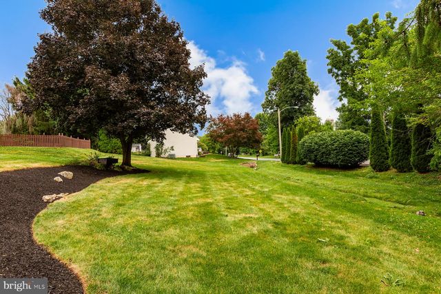 15 BLACKBERRY LN, Ephrata, PA 17522