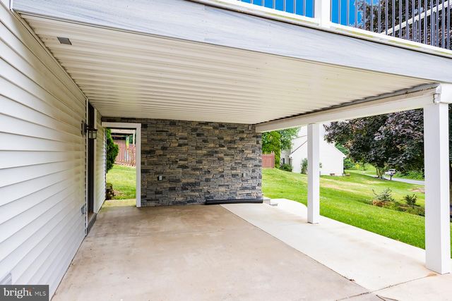 15 BLACKBERRY LN, Ephrata, PA 17522