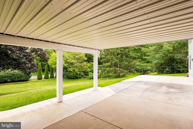 15 BLACKBERRY LN, Ephrata, PA 17522