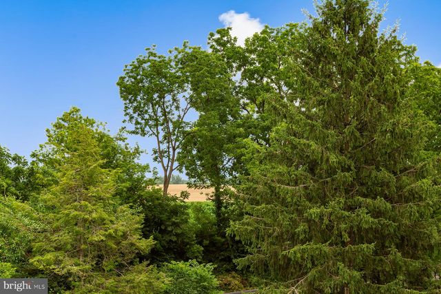 15 BLACKBERRY LN, Ephrata, PA 17522