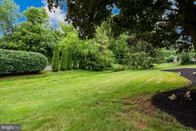 15 BLACKBERRY LN, Ephrata, PA 17522