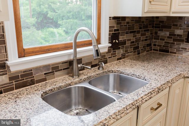 15 BLACKBERRY LN, Ephrata, PA 17522