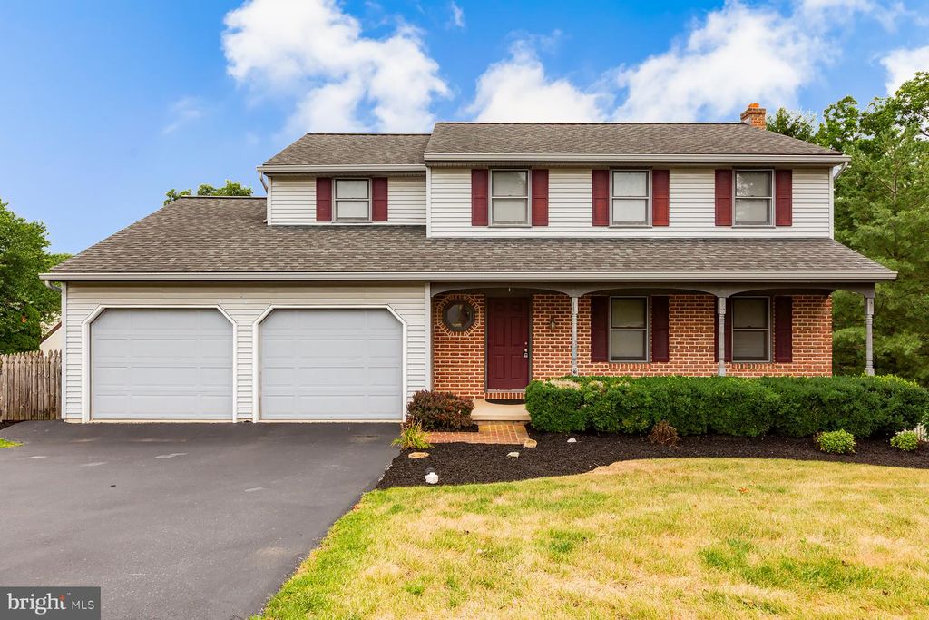 15 BLACKBERRY LN, Ephrata, PA 17522