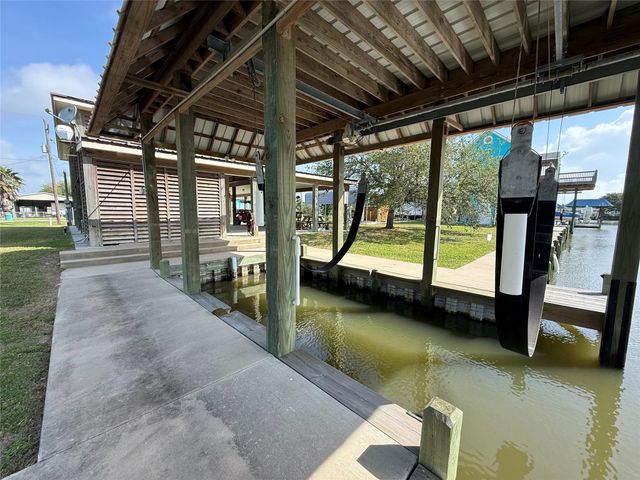 1120 & 1122 Prides Lane, Crystal Beach, TX 77650