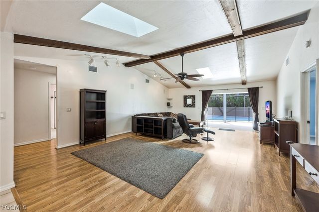 432 SE 17th ST, Cape Coral, FL 33990