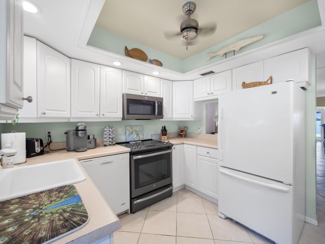 52 Yacht Club Drive 103, North Palm Beach, FL 33408