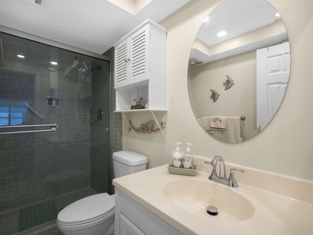 52 Yacht Club Drive 103, North Palm Beach, FL 33408