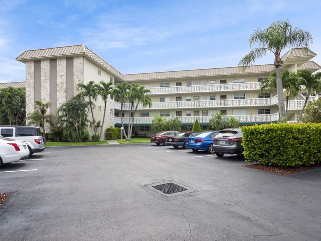 52 Yacht Club Drive 103, North Palm Beach, FL 33408