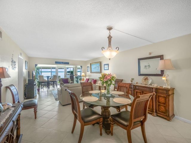52 Yacht Club Drive 103, North Palm Beach, FL 33408
