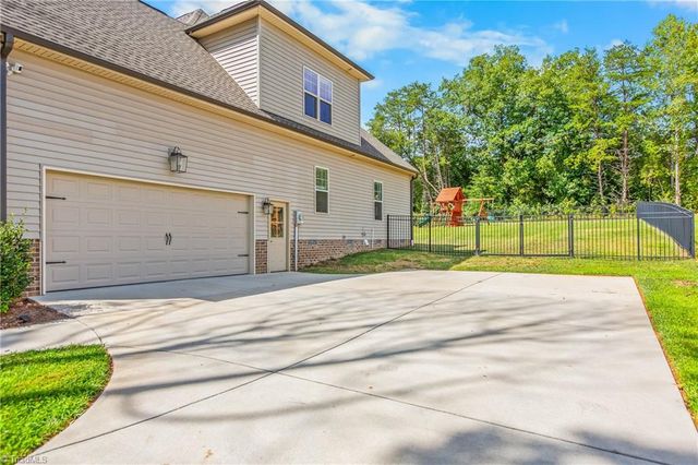 7114 Rae Farms Way, Greensboro, NC 27455