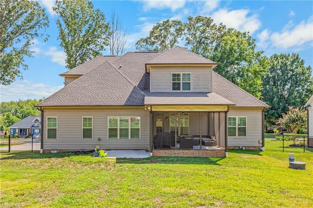 7114 Rae Farms Way, Greensboro, NC 27455