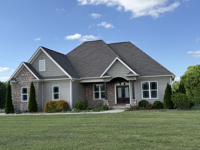 702 Parker Ln, Lafayette, TN 37083