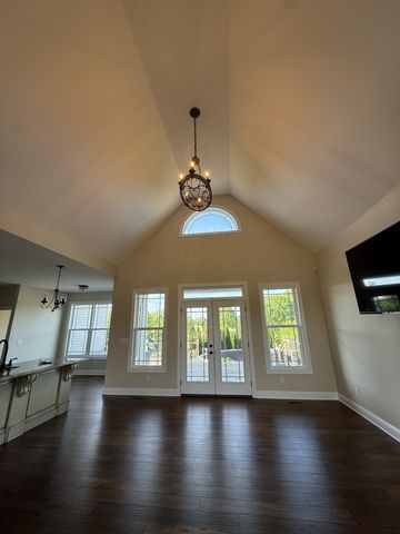702 Parker Ln, Lafayette, TN 37083