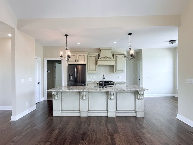 702 Parker Ln, Lafayette, TN 37083
