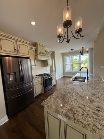 702 Parker Ln, Lafayette, TN 37083