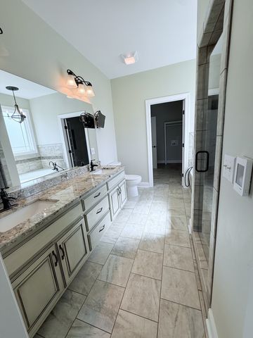 702 Parker Ln, Lafayette, TN 37083