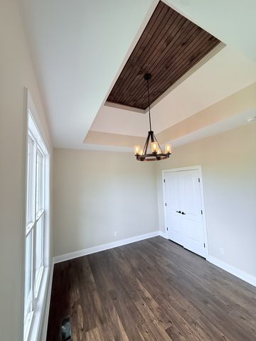 702 Parker Ln, Lafayette, TN 37083