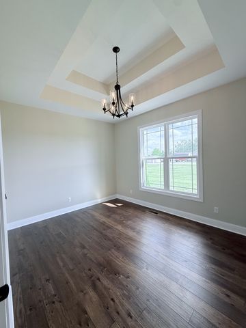 702 Parker Ln, Lafayette, TN 37083
