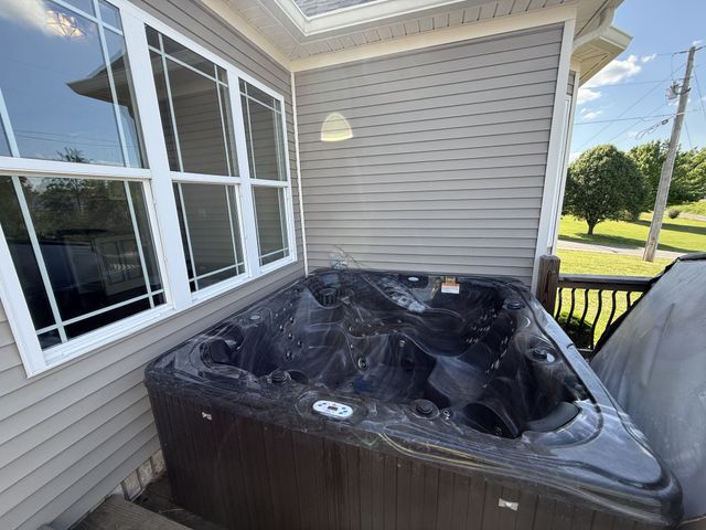 702 Parker Ln, Lafayette, TN 37083