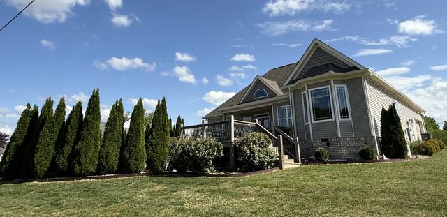 702 Parker Ln, Lafayette, TN 37083