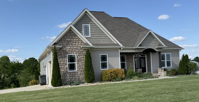702 Parker Ln, Lafayette, TN 37083