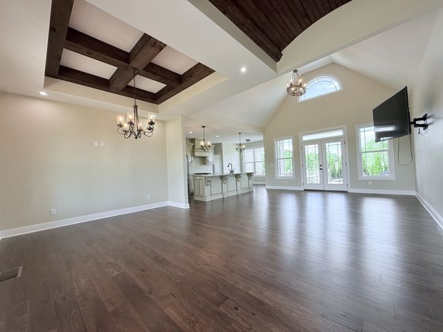 702 Parker Ln, Lafayette, TN 37083