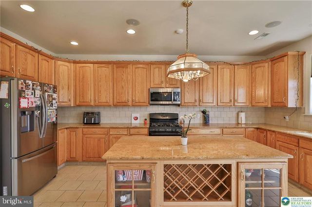 3595 WOODBYNE RD, Hellertown, PA 18055
