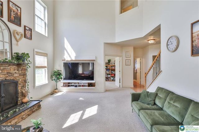3595 WOODBYNE RD, Hellertown, PA 18055