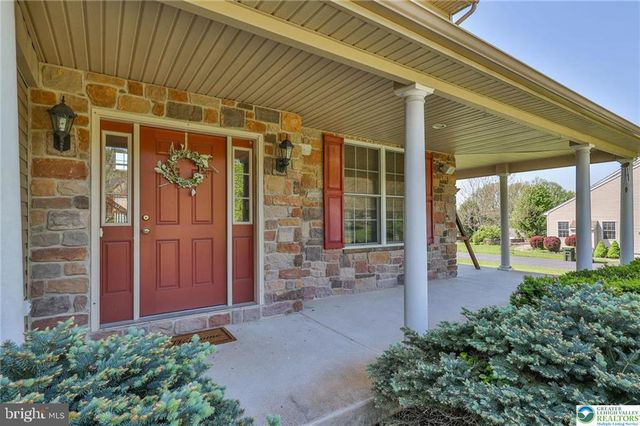 3595 WOODBYNE RD, Hellertown, PA 18055