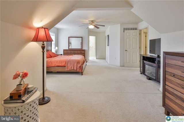 3595 WOODBYNE RD, Hellertown, PA 18055