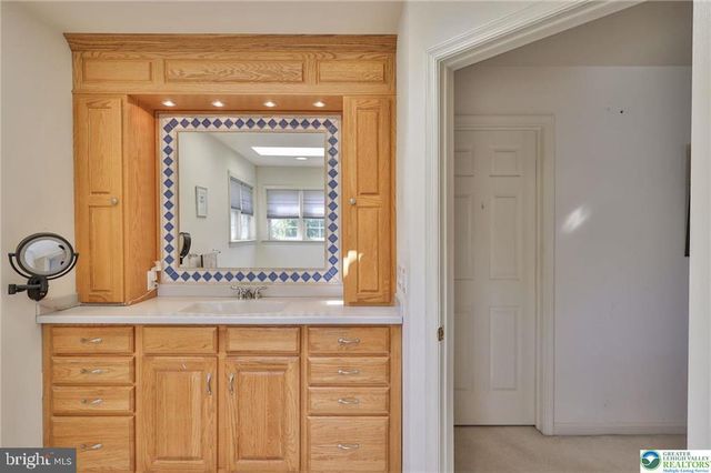 3595 WOODBYNE RD, Hellertown, PA 18055