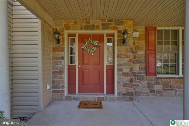 3595 WOODBYNE RD, Hellertown, PA 18055