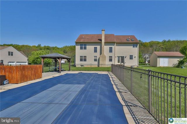 3595 WOODBYNE RD, Hellertown, PA 18055