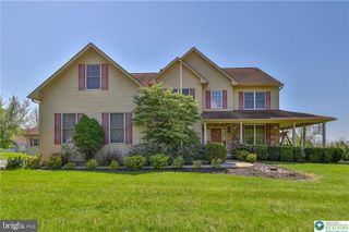 3595 WOODBYNE RD, Hellertown, PA 18055